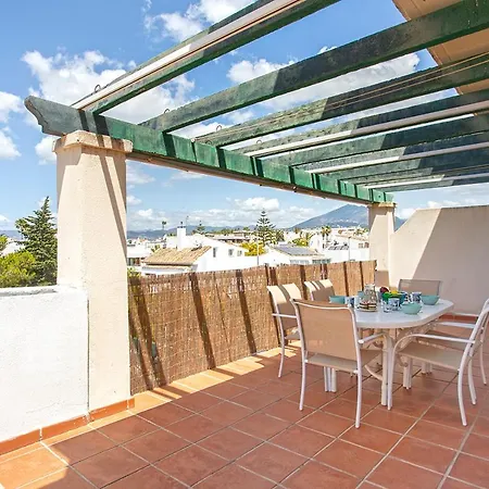 Precioso Atico Con Piscina En Marbella