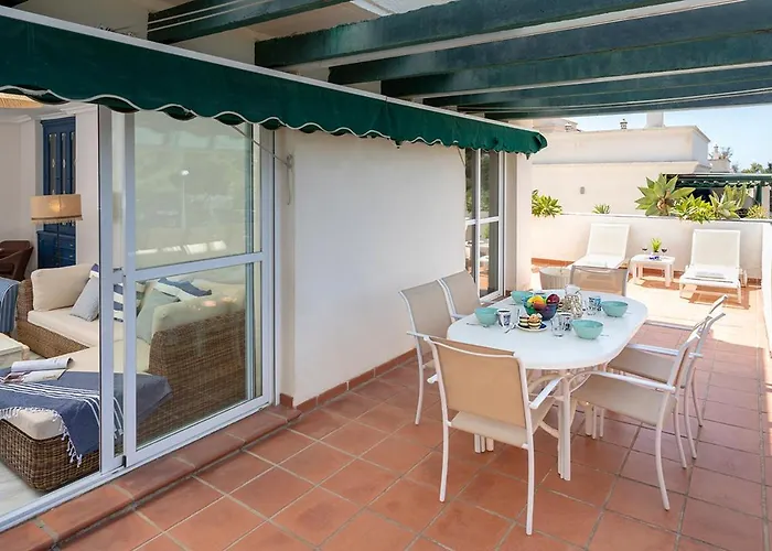 アパート Precioso Atico Con Piscina En マルベーリャ